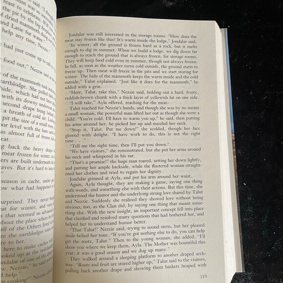 The Mammoth Hunters by Jean M. Auel | 1985 | 1st Edition Earth's Children Series - Picture 6 of 11